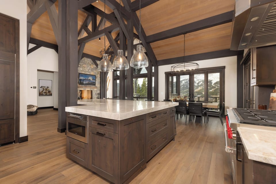 62 Summit View kitchen1