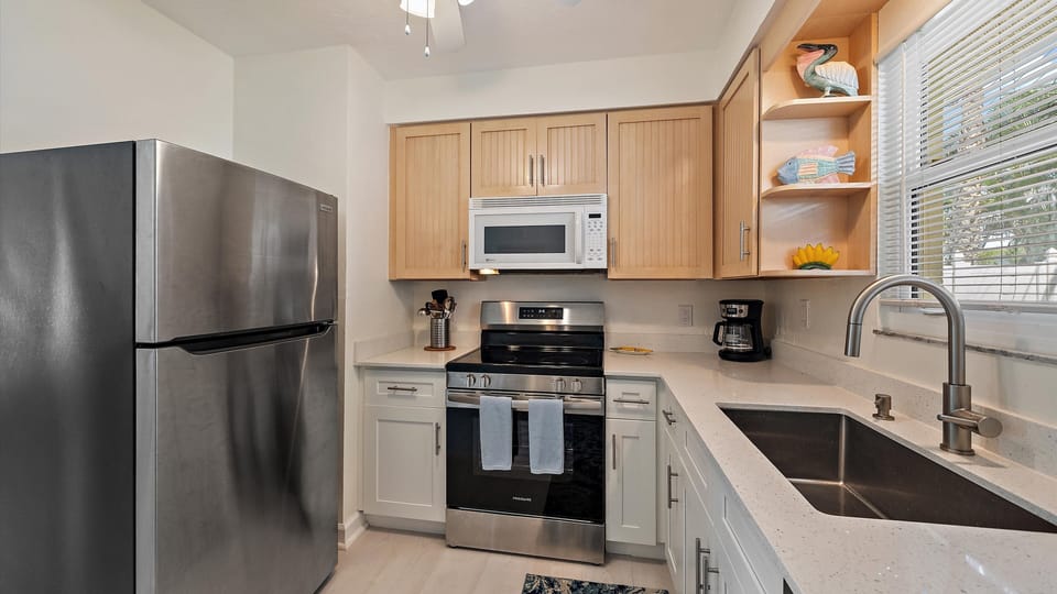 Villa, 2 Bedrooms | Private kitchen | Coffee/tea maker, fridge, oven