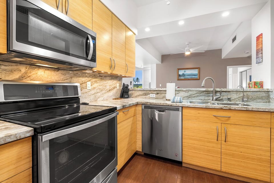 Condo, Multiple Beds, Lanai, Garden View (Vista Waikoloa A106) | Private kitchen