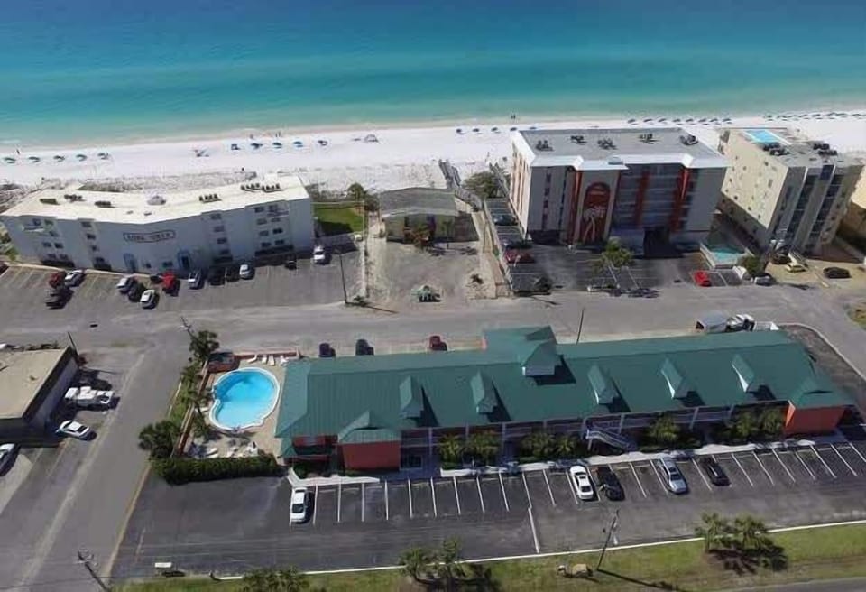 Aerial view Tropical Isle
