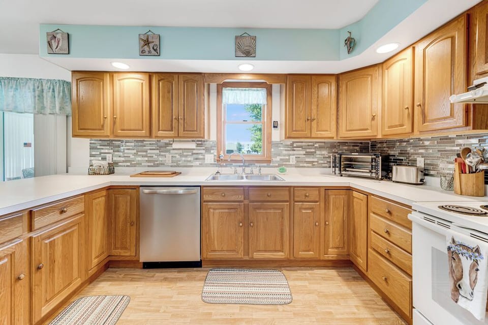 We just love this Backsplash!