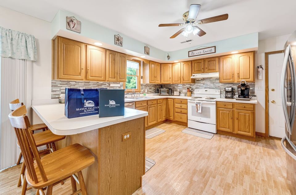 Spacious Kitchen with all the comforts of home!