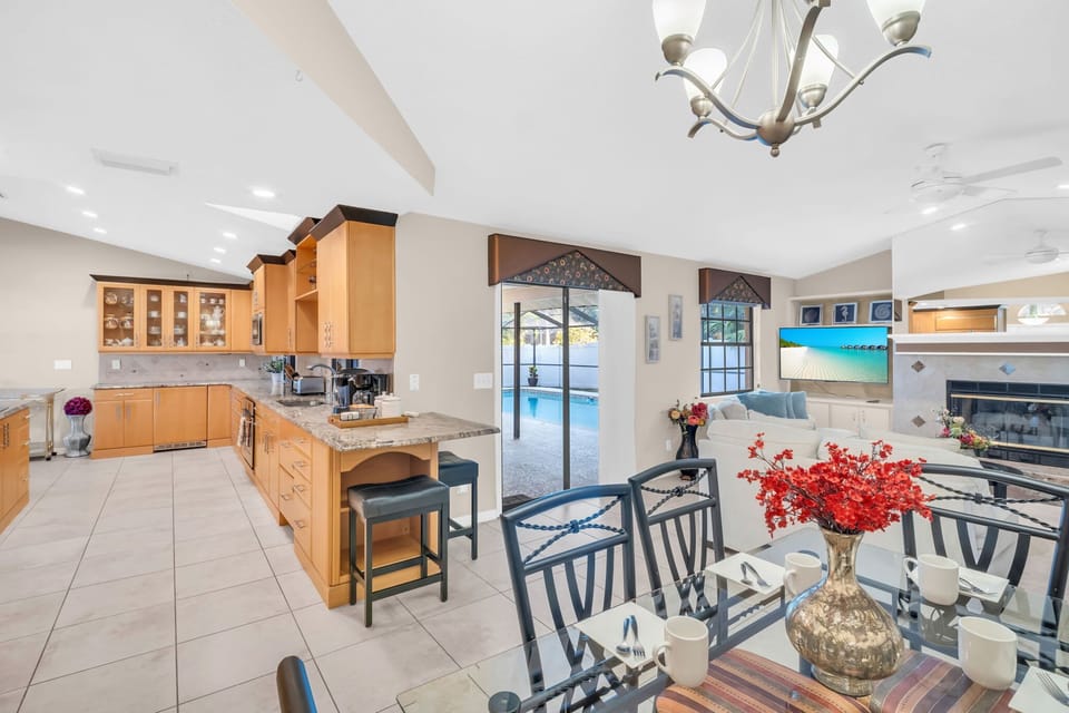 Full kitchen 