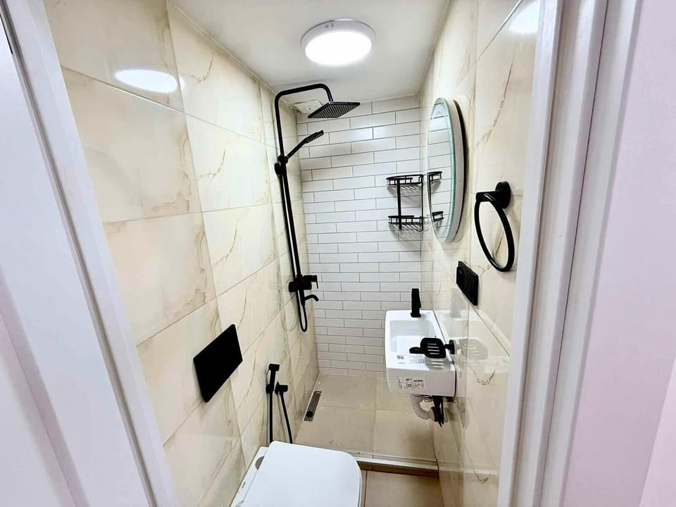 Studio | Bathroom | Bidet