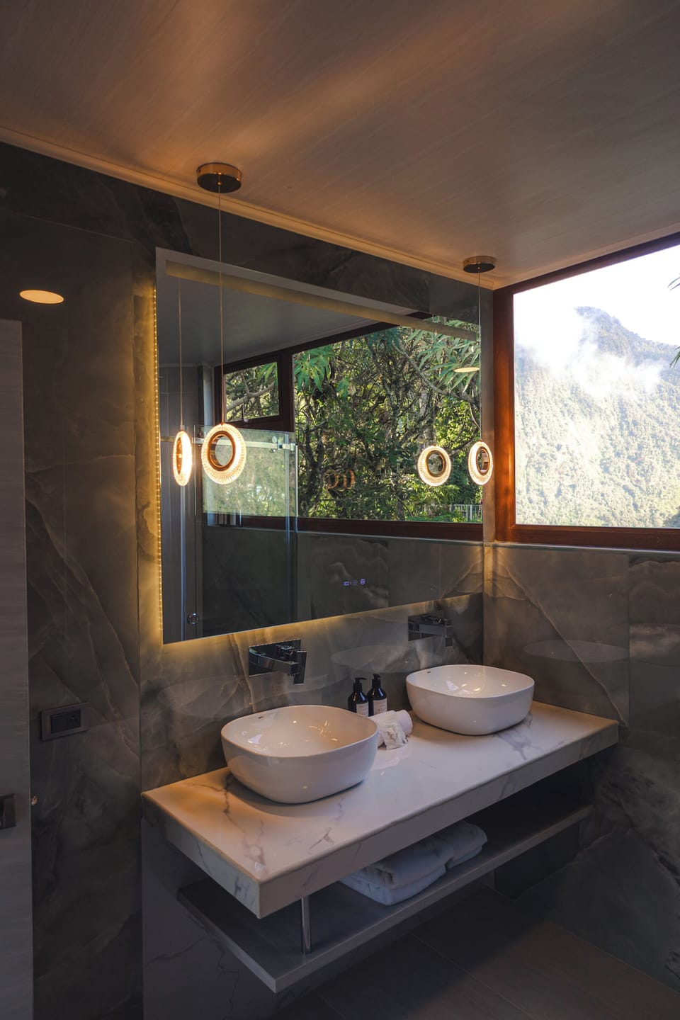 Deluxe Room, Balcony, Mountain View | WiFi (free), individually decorated