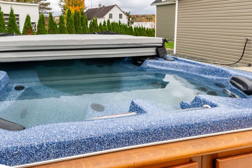 Hot tub