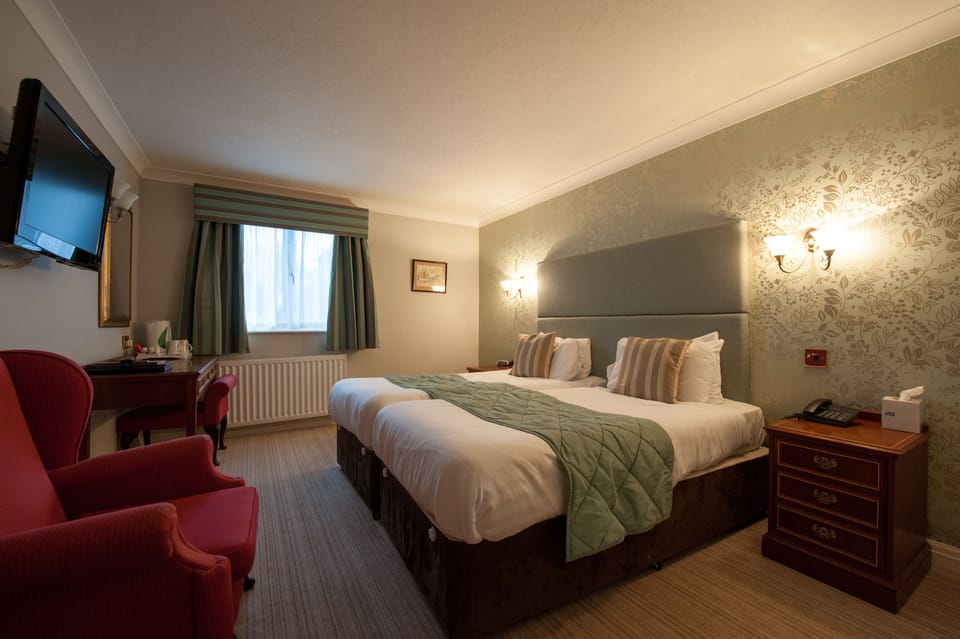 Double Room | Individually decorated, individually furnished, desk, blackout drapes