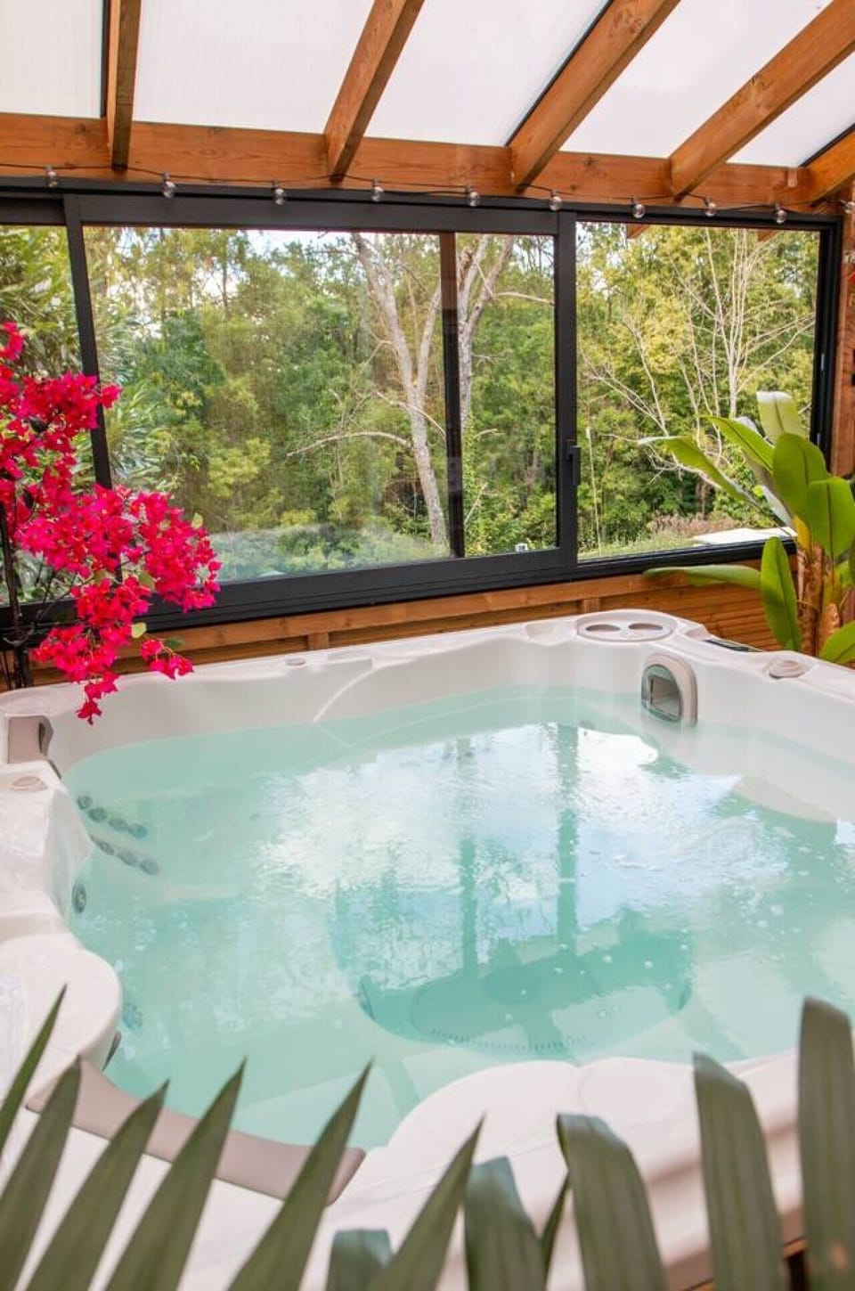 Indoor spa tub