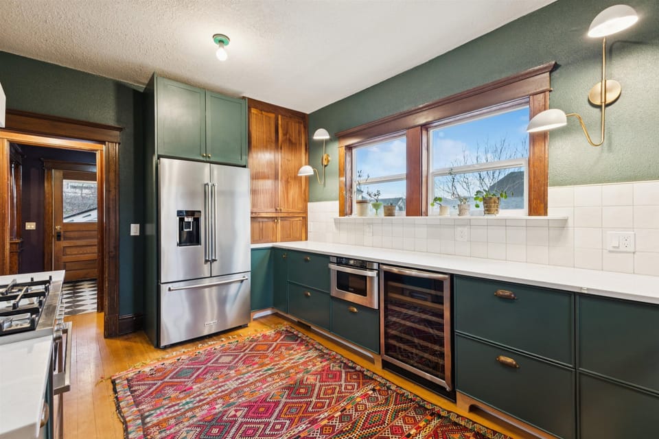 36" Kitchen Aid french door fridge H20 & ice, windows to hot tub. 