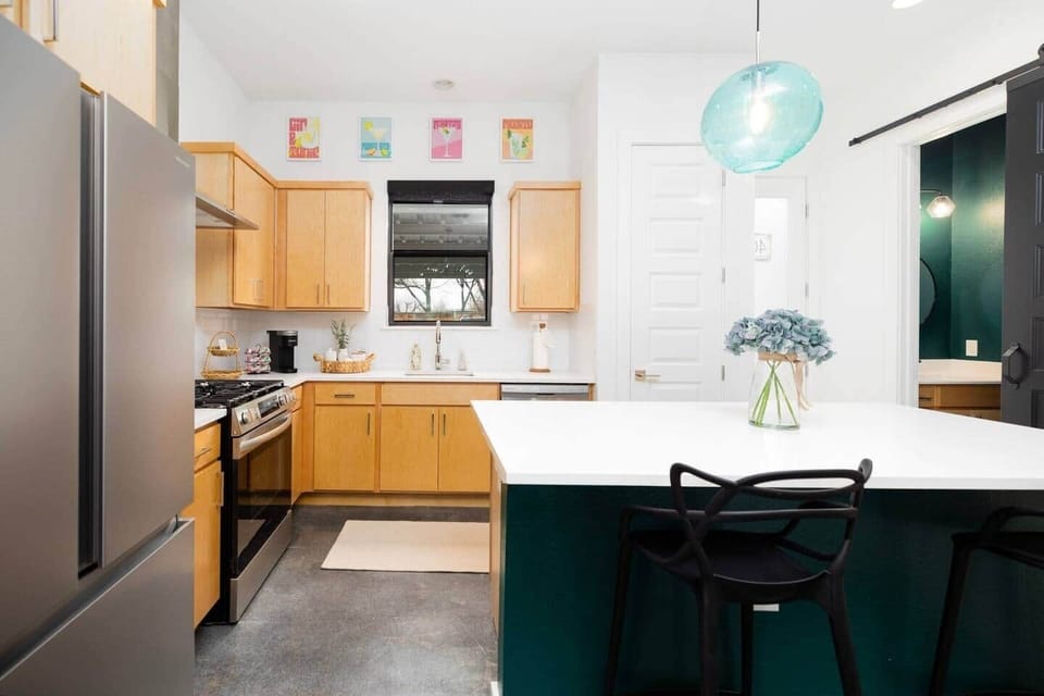 Full Kitchen - All New - Keurig, Toaster, Blender, Hand Mixer, Microwave, Stove, Oven, Rice Cooker, Full Pots/Pans Set, Spice Rack, Utensils