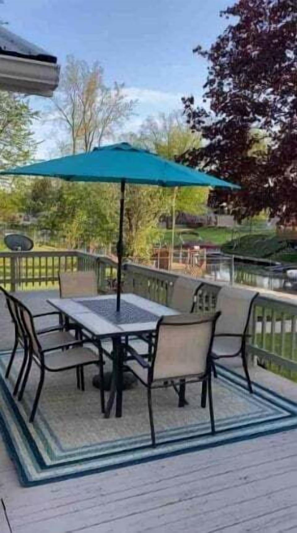 Outdoor seating/dining with 6 seats