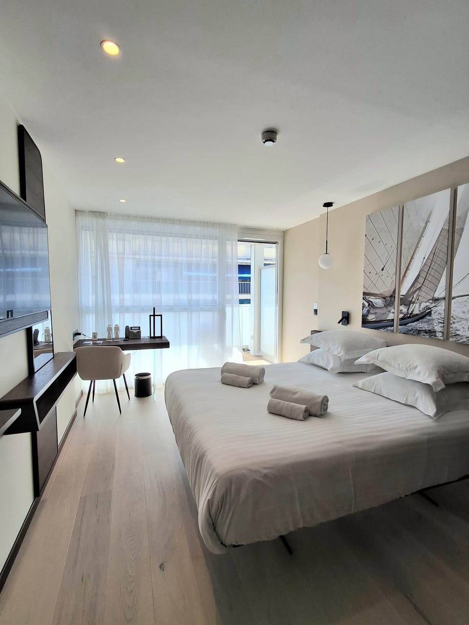 Standard Double Room, 1 Double Bed | Premium bedding, memory foam beds, in-room safe, desk