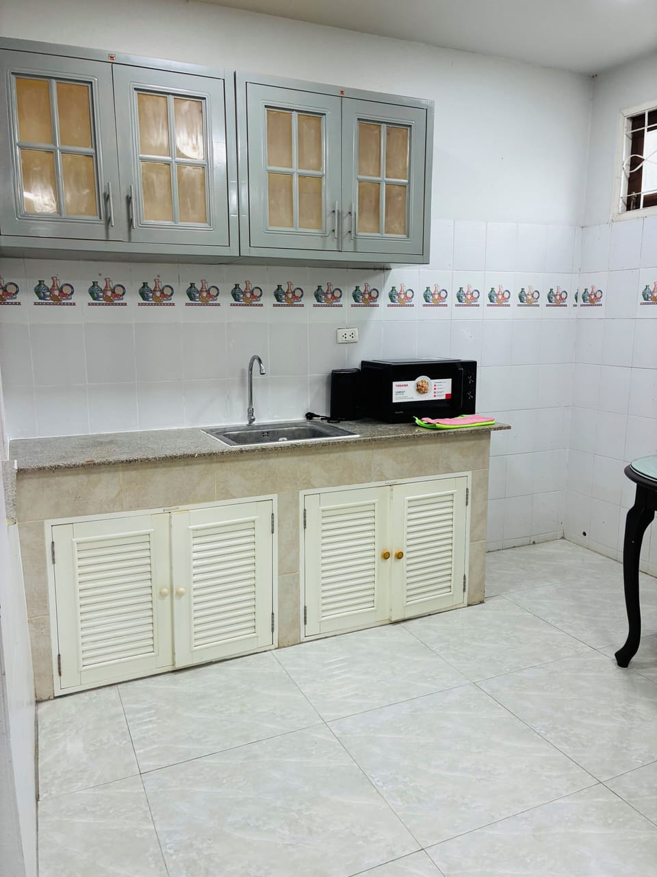 Deluxe Villa, Garden View | Private kitchen | Fridge, microwave, stovetop, electric kettle