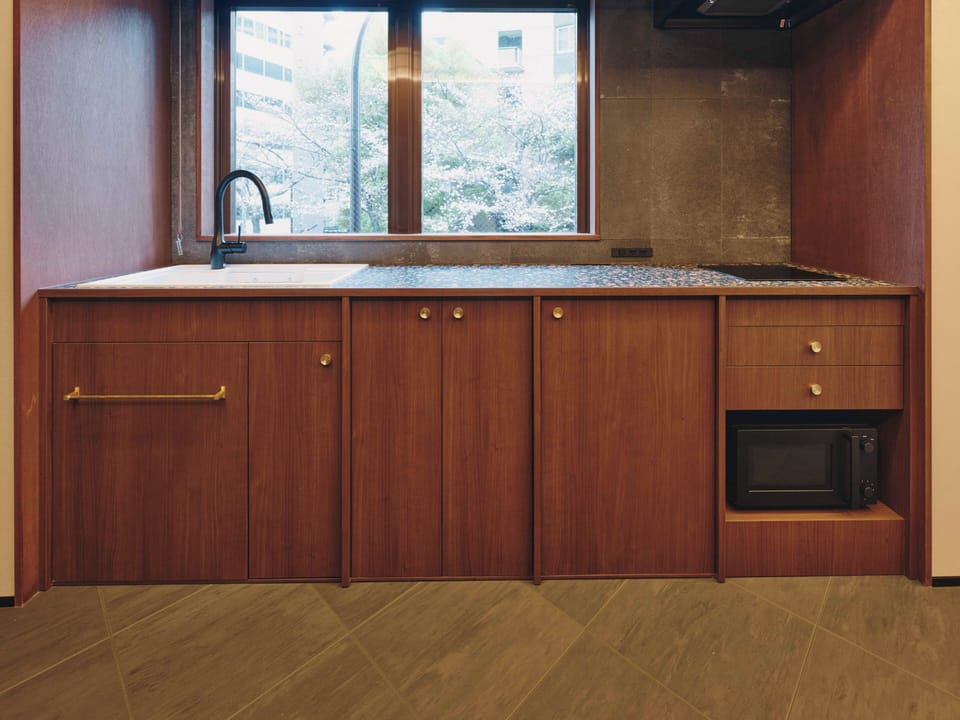 Superior Suite | Private kitchen | Fridge, microwave, stovetop, cookware/dishes/utensils