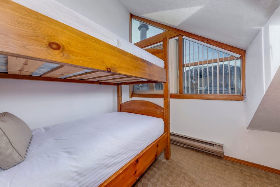Bedroom 3 - Twin Bunk Bed