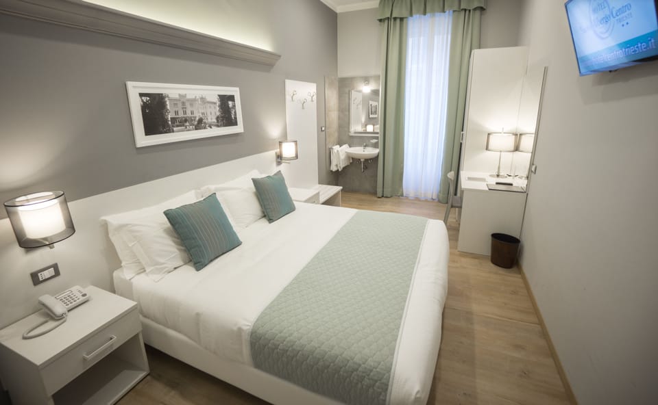 Basic Double Room, Shared Bathroom | Desk, laptop workspace, free WiFi, bed sheets