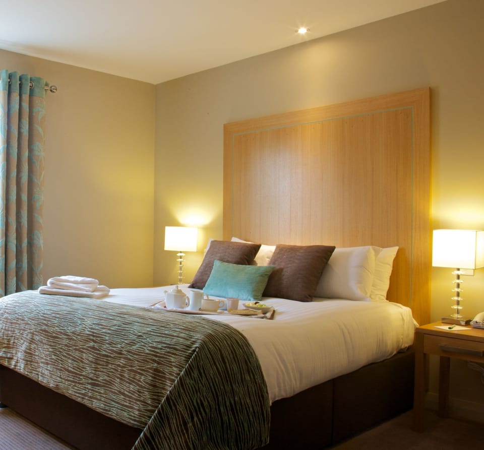 Premier Double Room | Premium bedding, desk, blackout drapes, iron/ironing board (on request)