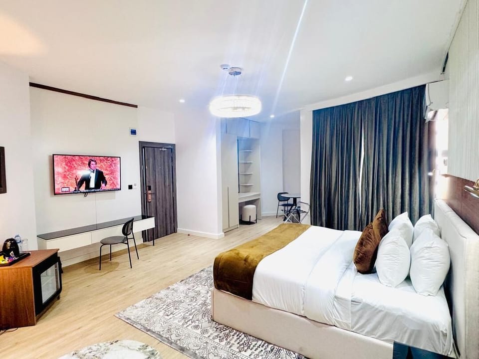Superior Double Room, Partial Ocean View | Laptop workspace, free WiFi