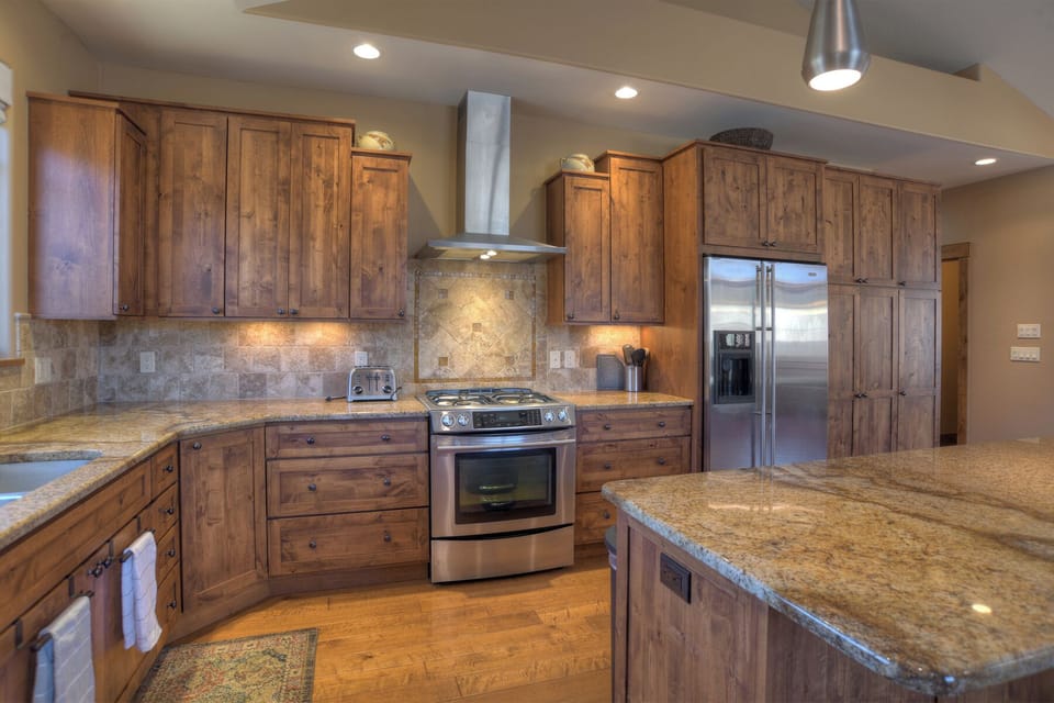 Fully Stocked Kitchen