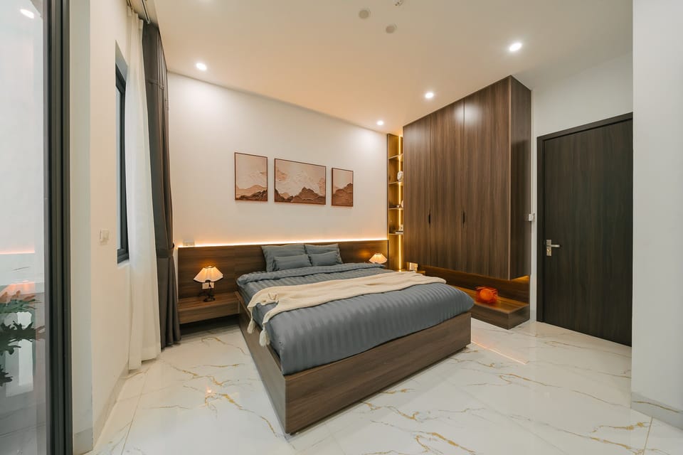 Deluxe Double Room, 1 King Bed, Balcony | Frette Italian sheets, premium bedding, down comforters