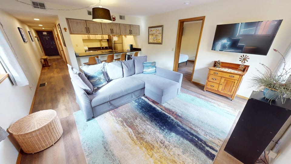 Living Area with Flatscreen - Living Area with Flatscreen