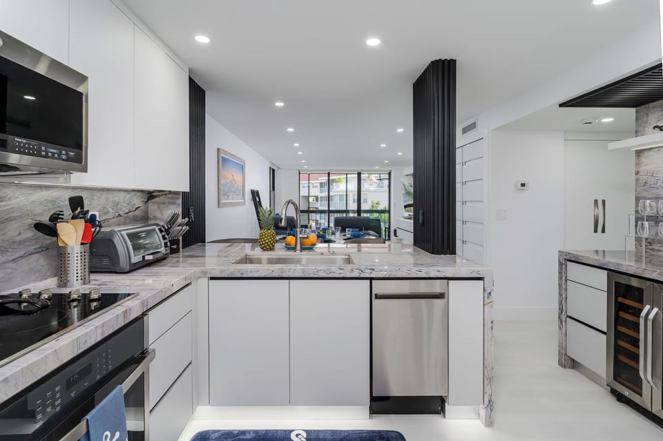 Kitchen Sink and Bar
