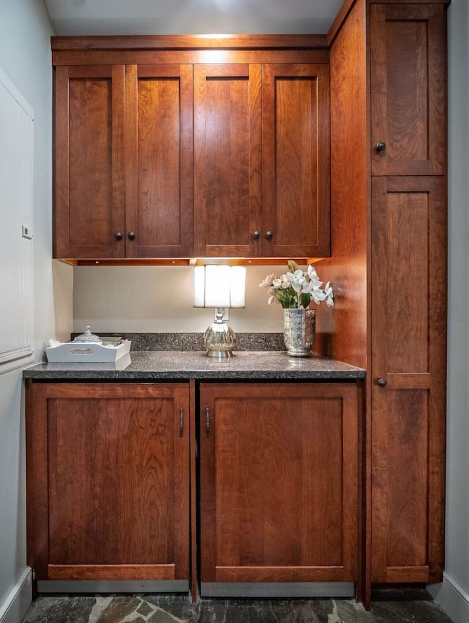 Butler’s Pantry and Laundry Room Providing Convenience