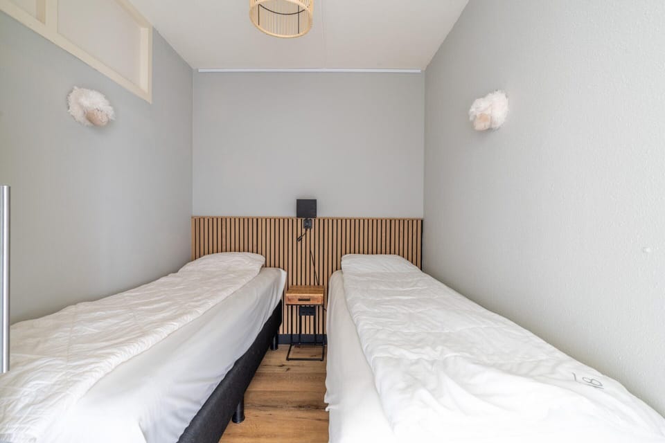 Apartment | 2 bedrooms, individually furnished, bed sheets