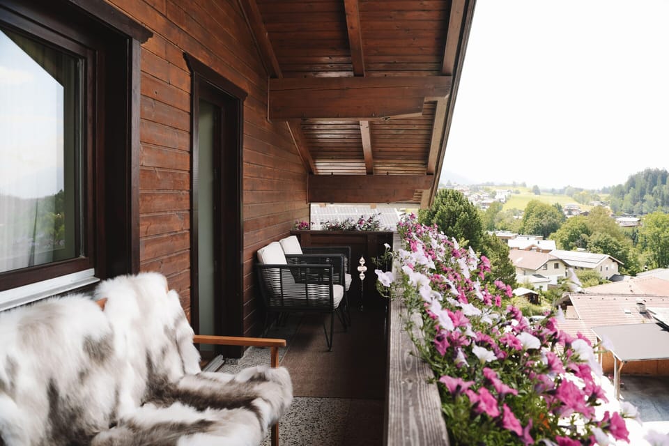 House | Balcony