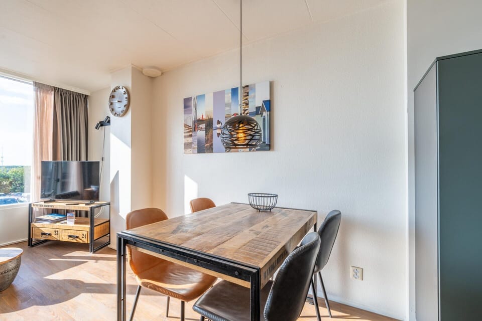 Apartment | Dining