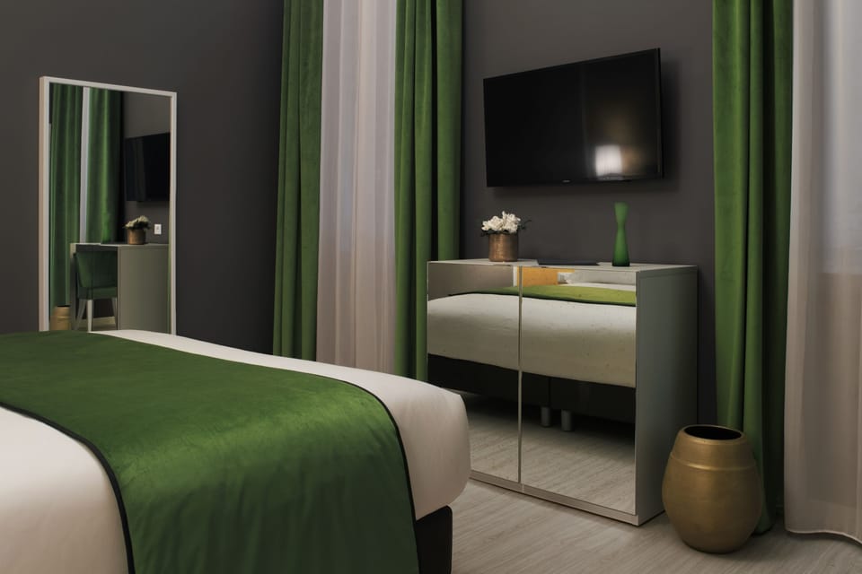 Deluxe Double Room, Annex Building | In-room safe, desk, soundproofing, free WiFi