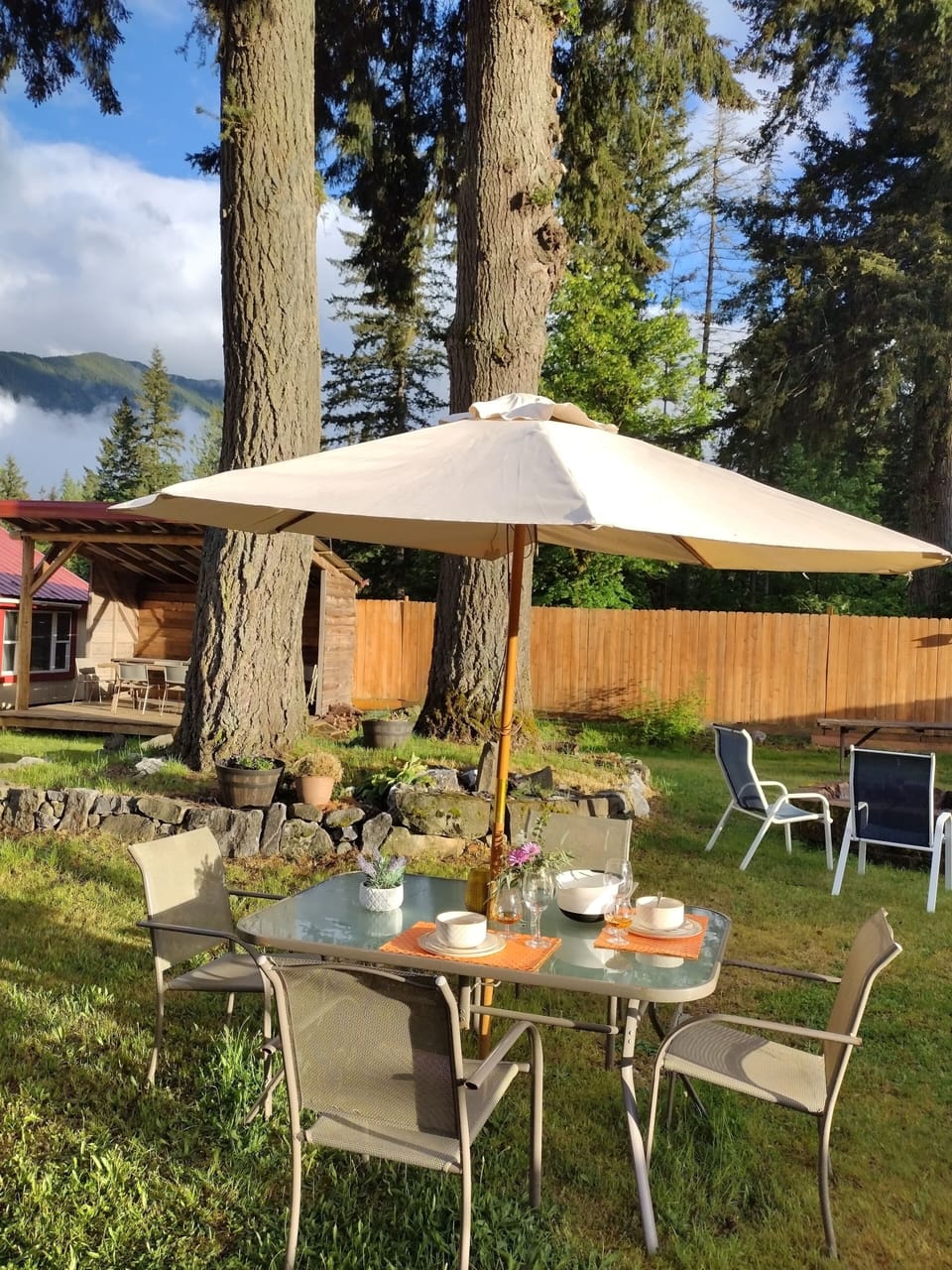Outdoor dining