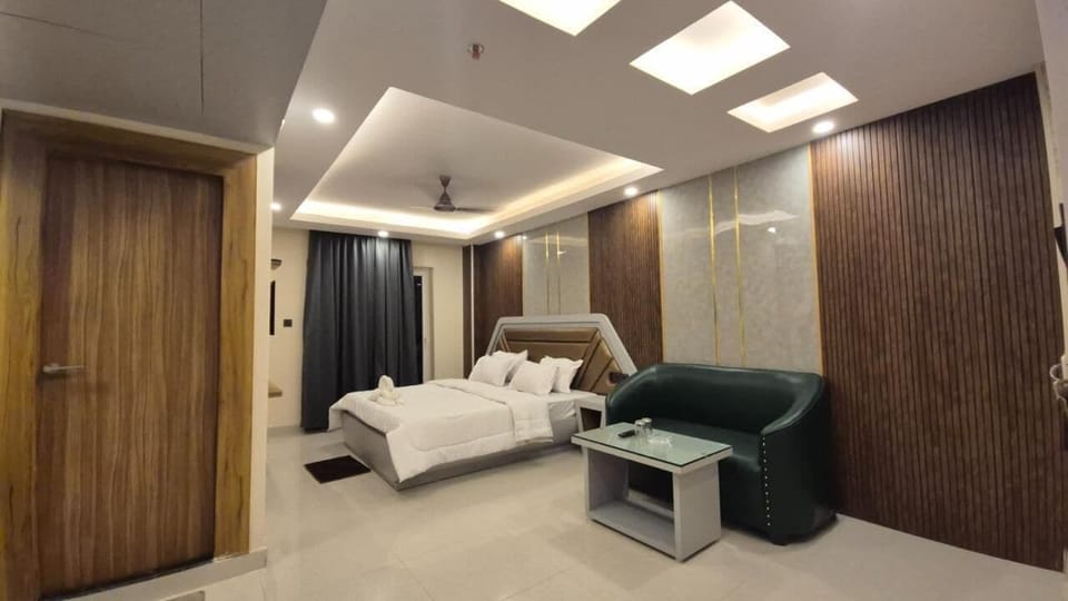 Deluxe Double Room, Balcony, City View | Free WiFi