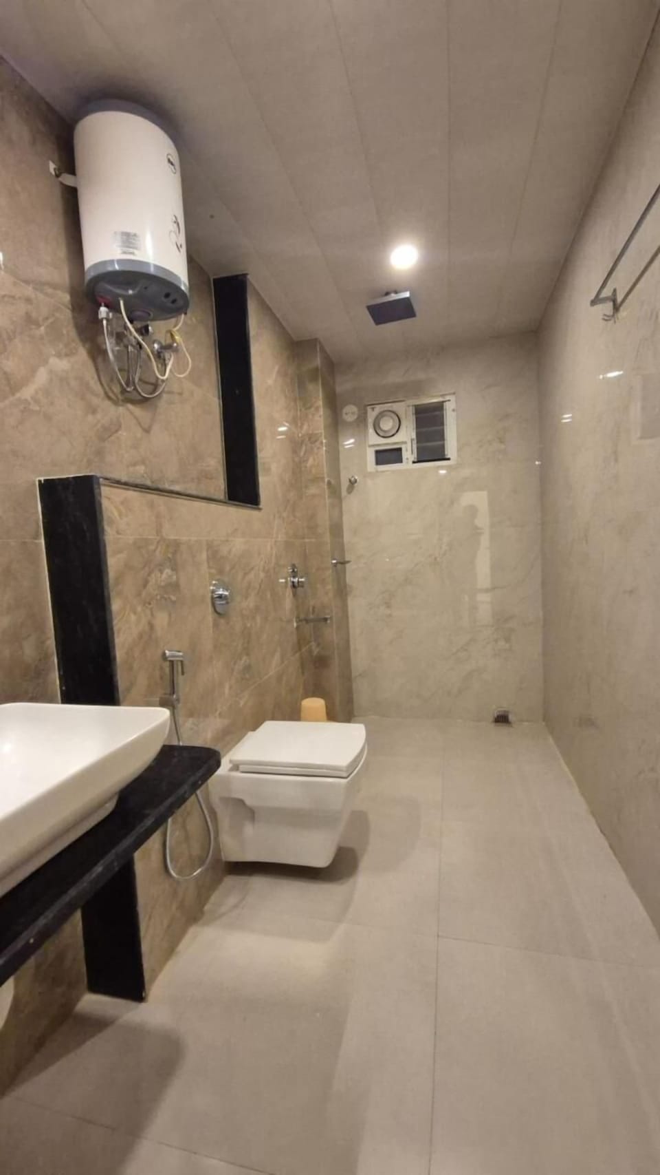 Deluxe Double Room, Balcony, City View | Bathroom | Shower, free toiletries, towels, soap