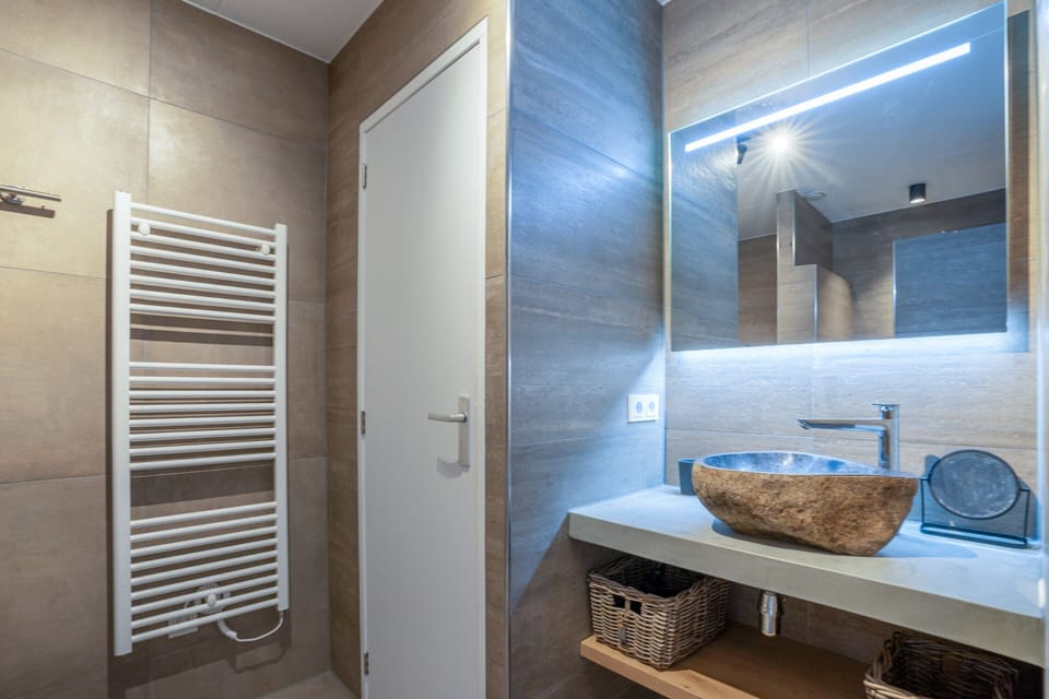 Apartment | Bathroom