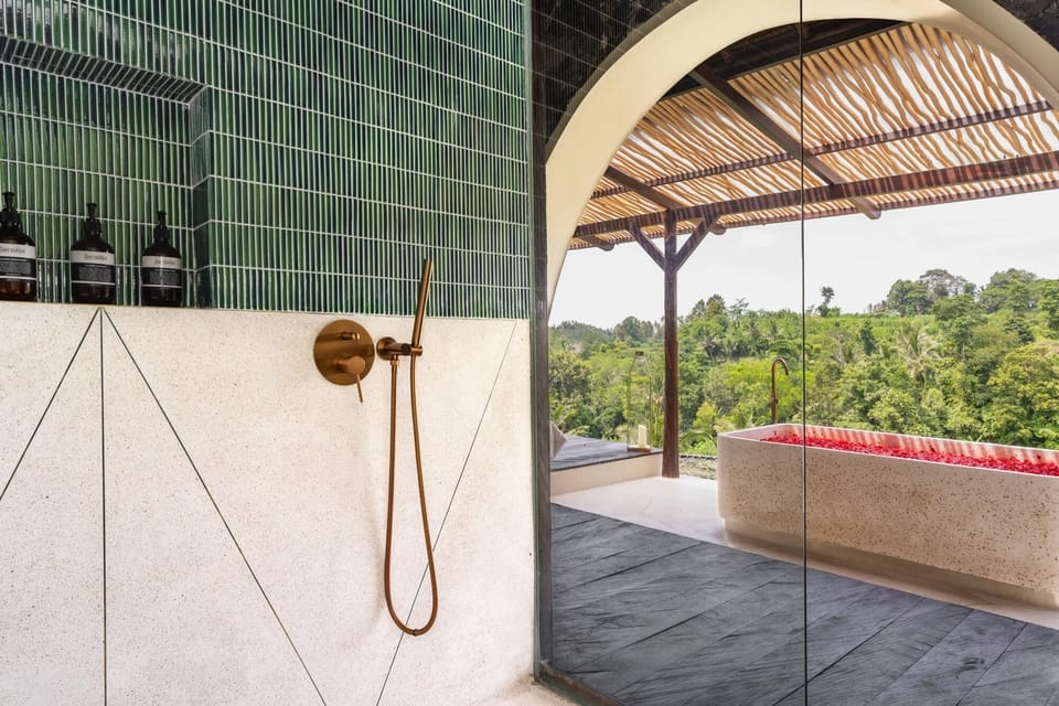 Sayang House with pool | Bathroom | Bathrobes, slippers, bidet