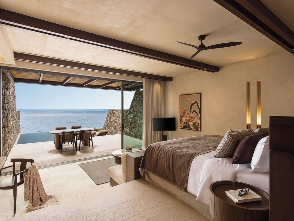 Horizon Suite with Private Heated Pool | Premium bedding, minibar, in-room safe, desk