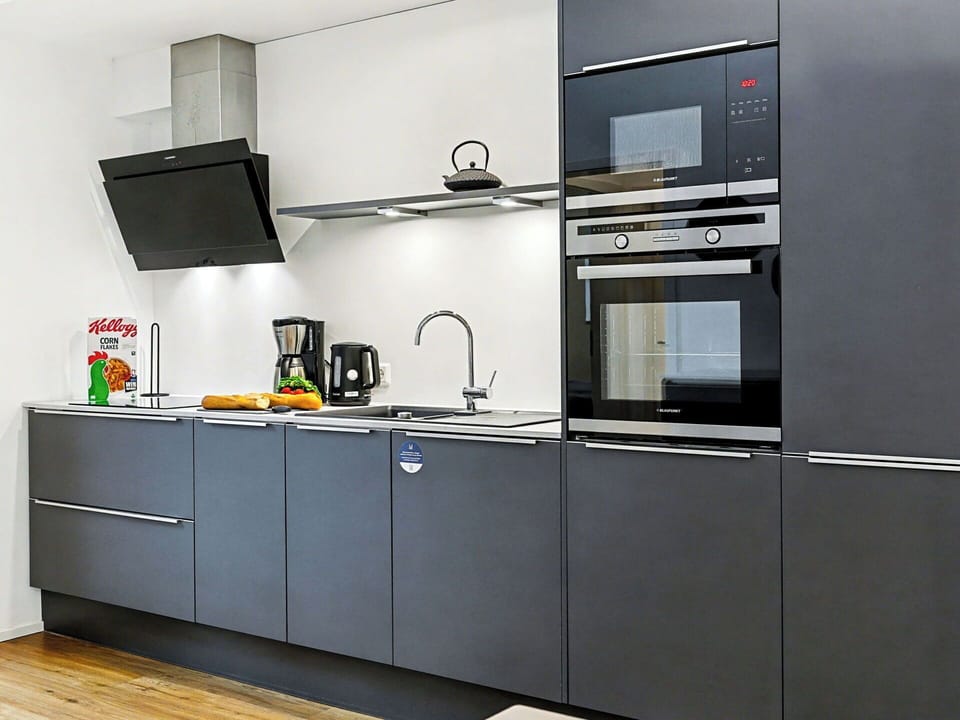 Kitchen Appliance, Kitchen, Major Appliance, Home Appliance, Kitchen Stove, Cabinetry, Countertop, Stove