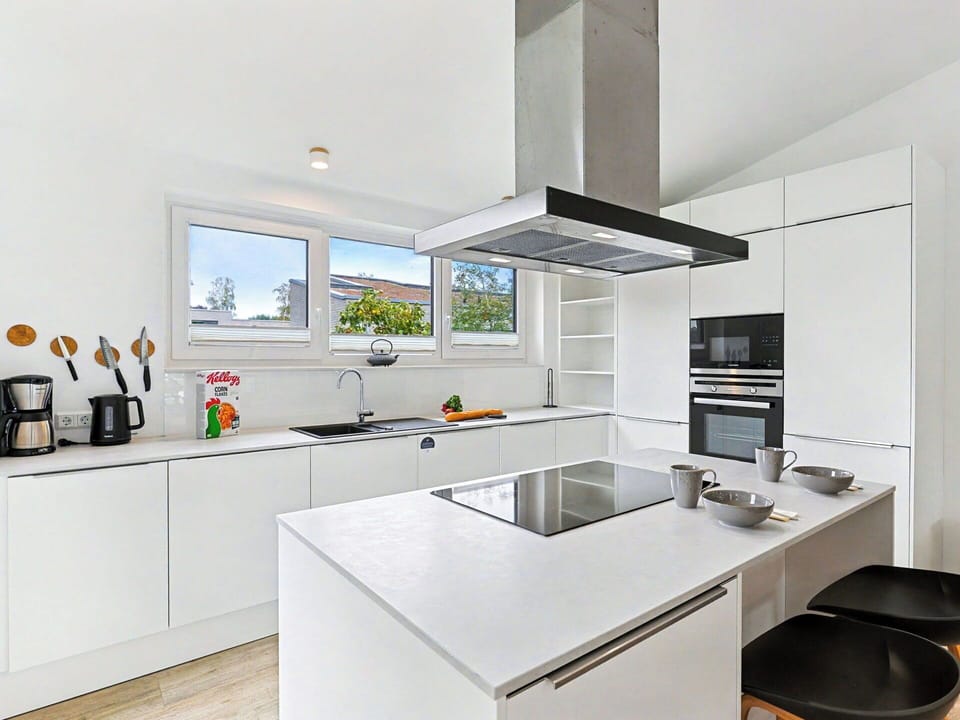 Kitchen, Kitchen Appliance, Countertop, Cabinetry, Interior Design, Flooring, Major Appliance, Home Appliance, Furniture, Wood