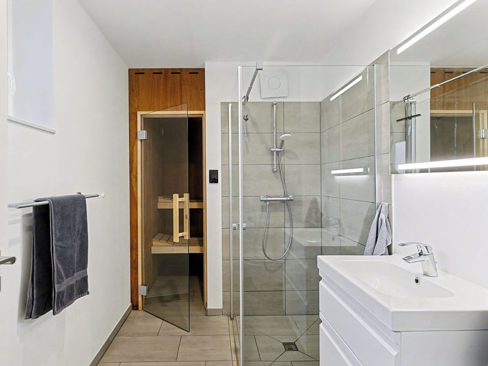 Flooring, Floor, Interior Design, Wood, Plumbing Fixture, Ceiling, Lighting, Room, Bathroom, Plumbing