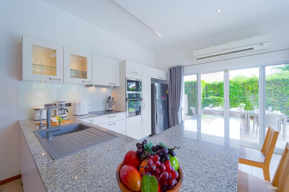 Villa, 4 Bedrooms, Private Pool, Pool View | Private kitchen | Toaster