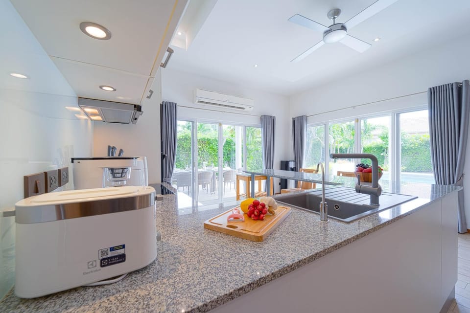 Villa, 4 Bedrooms, Private Pool, Pool View | Private kitchen | Toaster