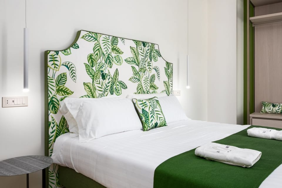 Blue Sky Luxury Palace | Apartment with Private Jacuzzi near the Beach Apartment hotel in Piano di Sorrento
