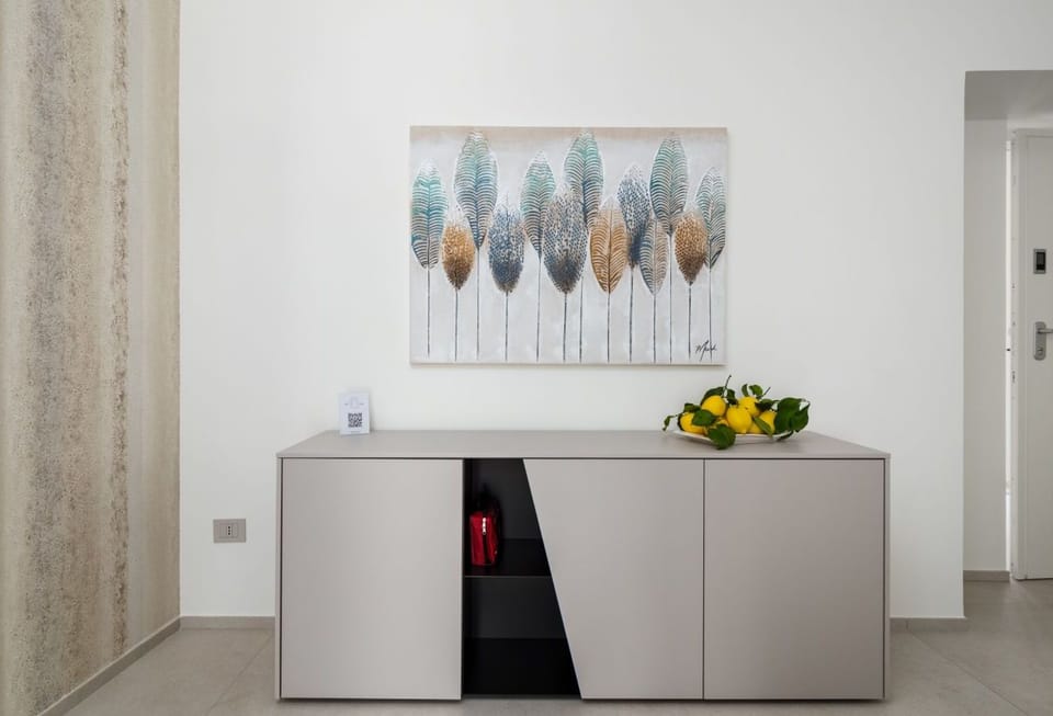 Blue Sky Luxury Palace – King Blue | Modern, near the Beach & Train Station Apartment hotel in Piano di Sorrento