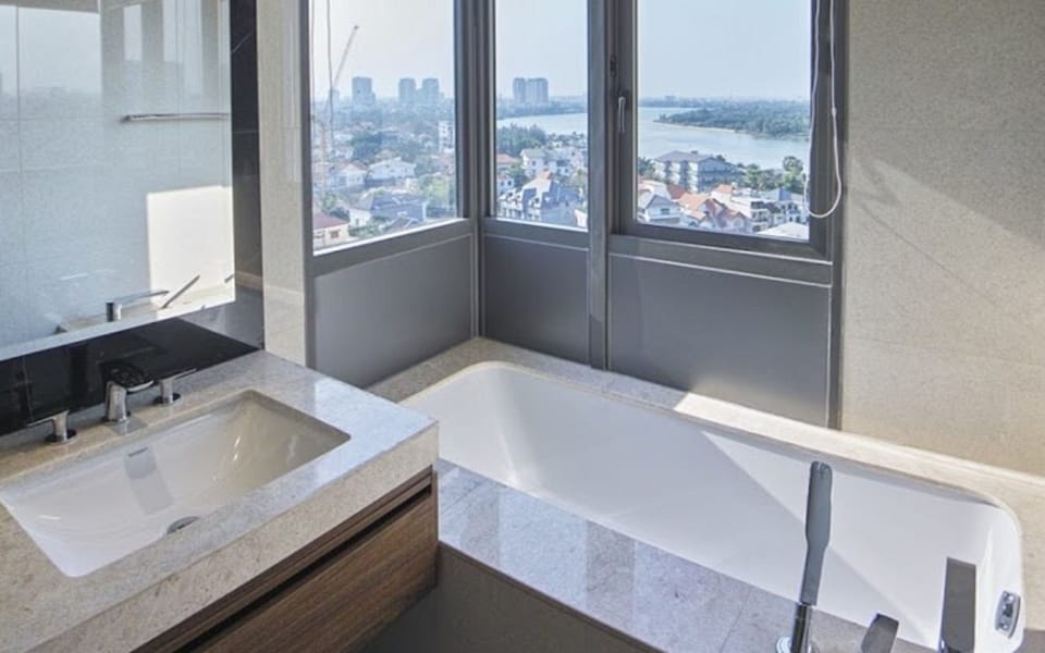 Separate tub and shower, jetted tub, hydromassage showerhead