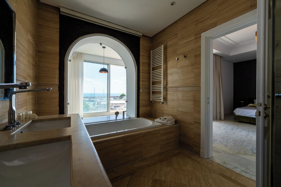 Superior Double or Twin Room, Sea View, Executive Level | Bathroom | Separate tub and shower, free toiletries, hair dryer, bidet