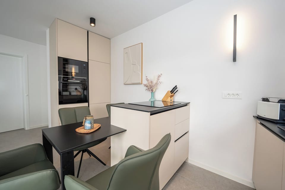 Deluxe Apartment, 2 Bedrooms, Private Pool | Private kitchen | Fridge, microwave, oven, stovetop
