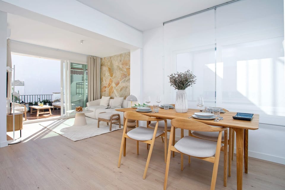 Apartment (1 Bedroom) | In-room dining