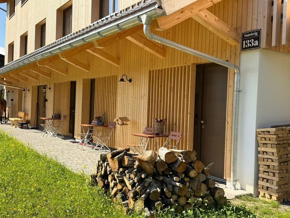 Apartment | Outdoor dining