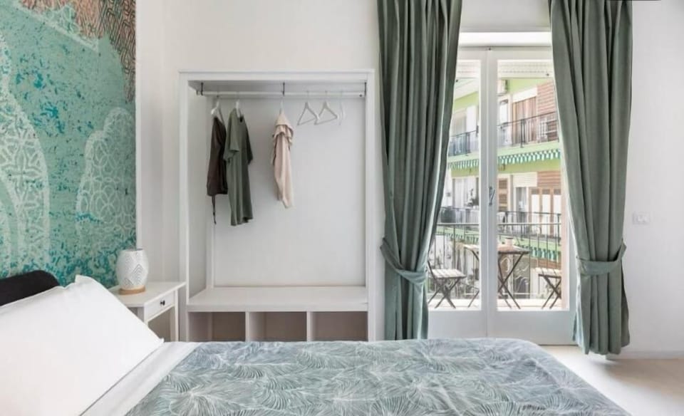 Deluxe Double Room, Balcony | In-room safe, soundproofing, iron/ironing board, free WiFi